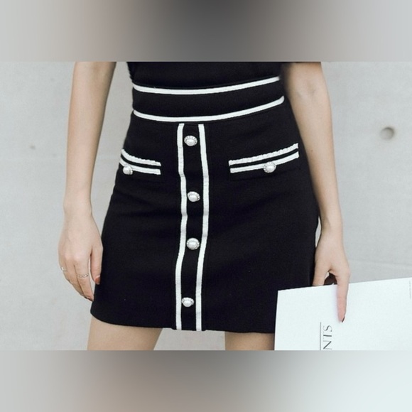 Black and White Knit Skirt - Picture 1 of 3